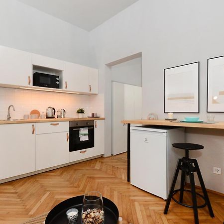 Monochrome Chic Apartments R613 ブダペスト エクステリア 写真