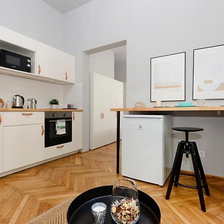 Monochrome Chic Apartments R613 ブダペスト エクステリア 写真